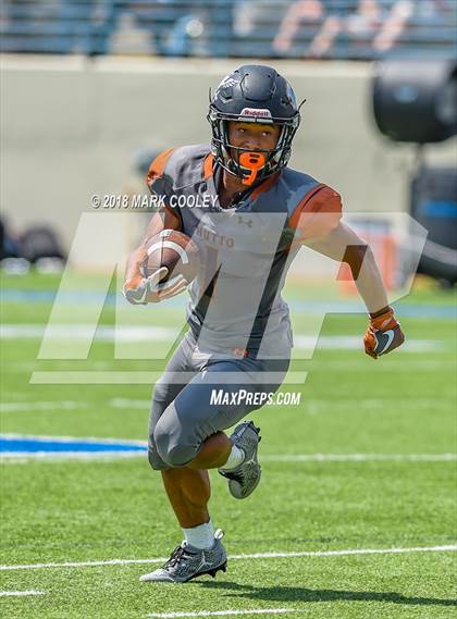 Thumbnail 1 in Hutto vs. West Mesquite photogallery.