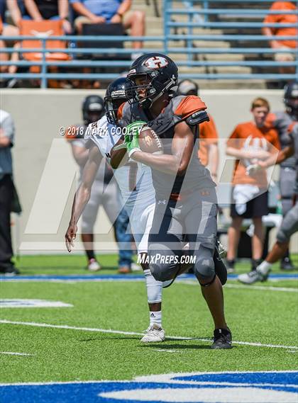 Thumbnail 2 in Hutto vs. West Mesquite photogallery.