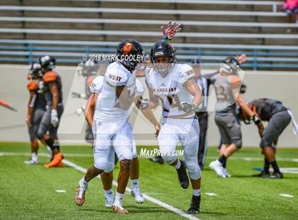 Thumbnail 1 in Hutto vs. West Mesquite photogallery.