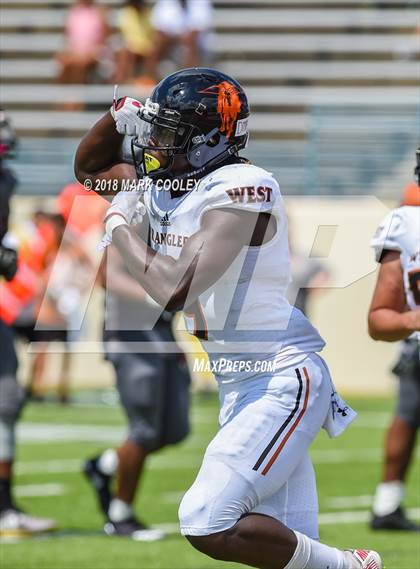 Thumbnail 3 in Hutto vs. West Mesquite photogallery.