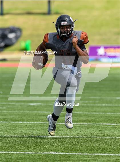 Thumbnail 3 in Hutto vs. West Mesquite photogallery.