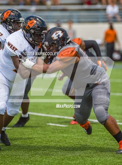 Thumbnail 3 in Hutto vs. West Mesquite photogallery.