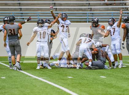 Thumbnail 2 in Hutto vs. West Mesquite photogallery.