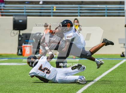 Thumbnail 1 in Hutto vs. West Mesquite photogallery.