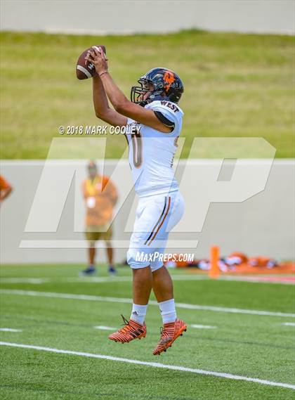 Thumbnail 2 in Hutto vs. West Mesquite photogallery.