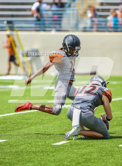 Thumbnail 2 in Hutto vs. West Mesquite photogallery.