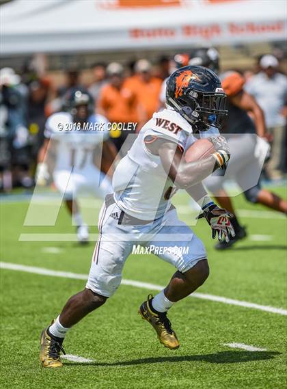Thumbnail 1 in Hutto vs. West Mesquite photogallery.