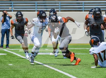 Thumbnail 3 in Hutto vs. West Mesquite photogallery.