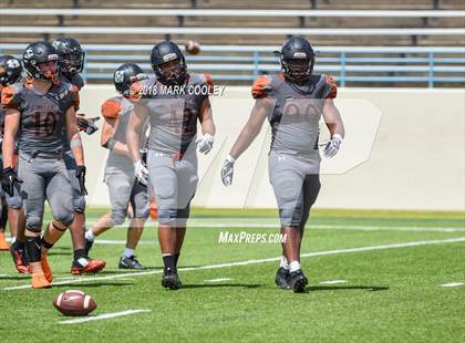 Thumbnail 2 in Hutto vs. West Mesquite photogallery.