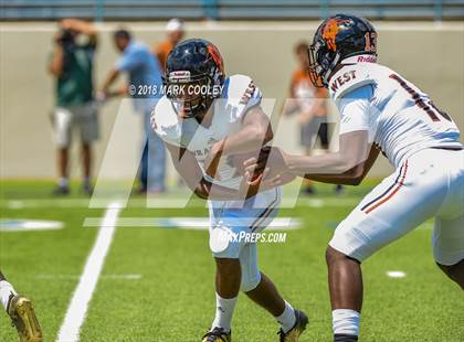 Thumbnail 1 in Hutto vs. West Mesquite photogallery.