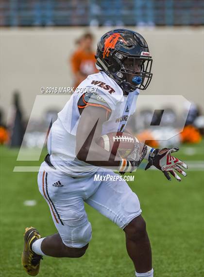 Thumbnail 3 in Hutto vs. West Mesquite photogallery.