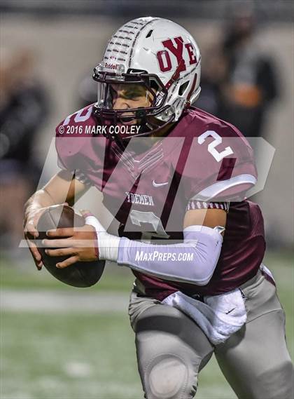 Thumbnail 2 in West vs. Cameron Yoe (UIL 3A Bi-District Playoff) photogallery.