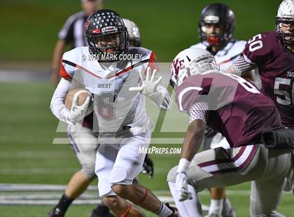 Thumbnail 2 in West vs. Cameron Yoe (UIL 3A Bi-District Playoff) photogallery.