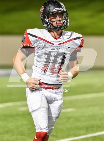 Thumbnail 1 in West vs. Cameron Yoe (UIL 3A Bi-District Playoff) photogallery.