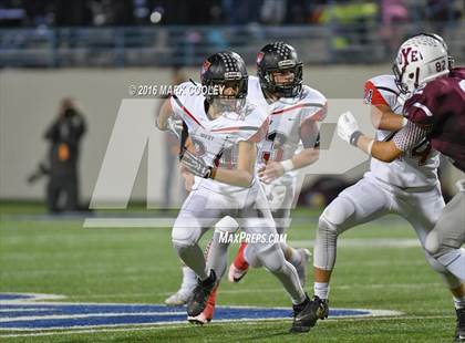 Thumbnail 3 in West vs. Cameron Yoe (UIL 3A Bi-District Playoff) photogallery.