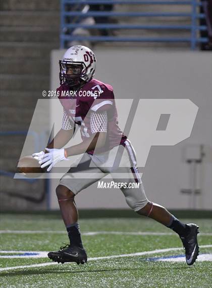 Thumbnail 3 in West vs. Cameron Yoe (UIL 3A Bi-District Playoff) photogallery.