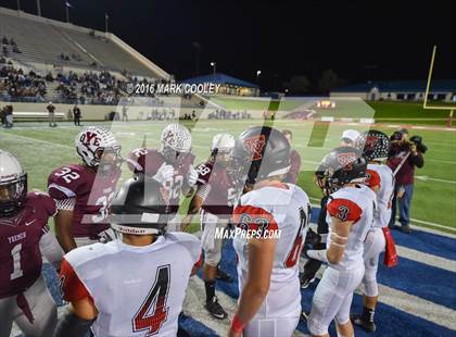 Thumbnail 2 in West vs. Cameron Yoe (UIL 3A Bi-District Playoff) photogallery.