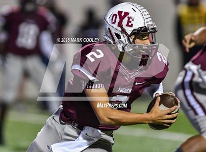 Thumbnail 1 in West vs. Cameron Yoe (UIL 3A Bi-District Playoff) photogallery.