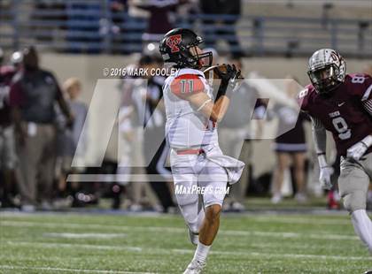 Thumbnail 2 in West vs. Cameron Yoe (UIL 3A Bi-District Playoff) photogallery.
