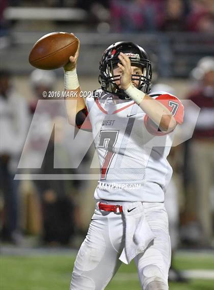 Thumbnail 1 in West vs. Cameron Yoe (UIL 3A Bi-District Playoff) photogallery.
