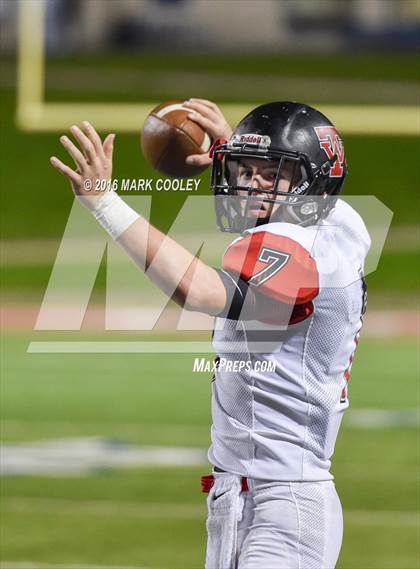 Thumbnail 1 in West vs. Cameron Yoe (UIL 3A Bi-District Playoff) photogallery.