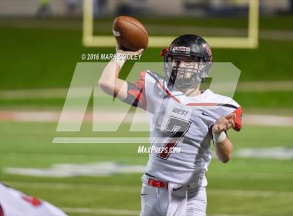 Thumbnail 2 in West vs. Cameron Yoe (UIL 3A Bi-District Playoff) photogallery.