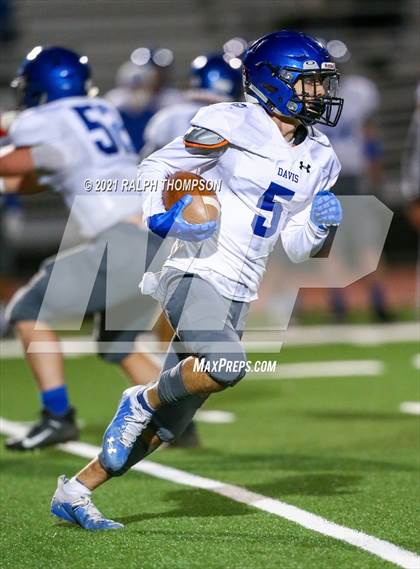 Thumbnail 3 in Pleasant Grove vs Davis photogallery.