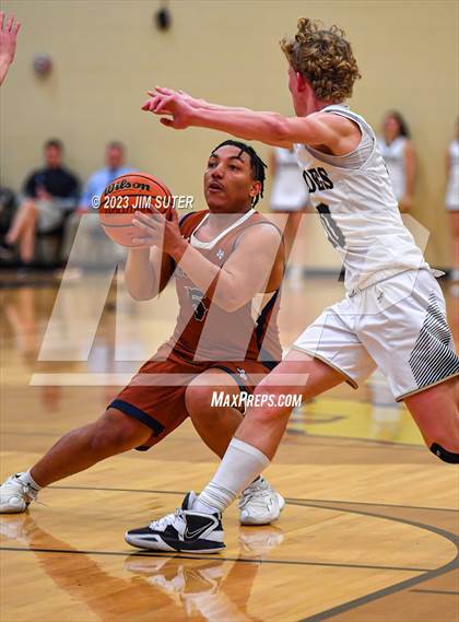 Thumbnail 3 in Giddings vs Caldwell photogallery.