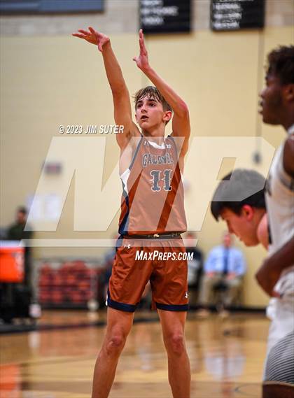 Thumbnail 2 in Giddings vs Caldwell photogallery.