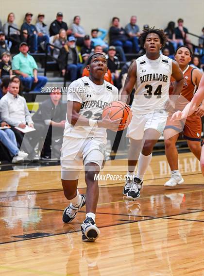Thumbnail 3 in Giddings vs Caldwell photogallery.