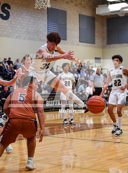 Thumbnail 2 in Giddings vs Caldwell photogallery.