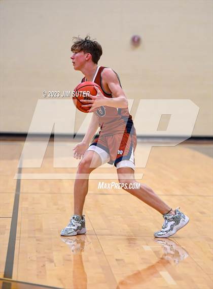 Thumbnail 3 in Giddings vs Caldwell photogallery.