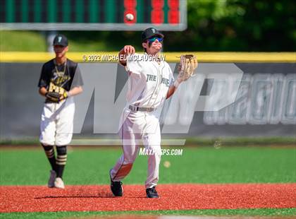 Thumbnail 1 in Massapequa vs Farmingdale (NYSPHSAA Section VIII Class AA Final) photogallery.