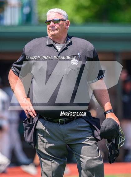 Thumbnail 1 in Massapequa vs Farmingdale (NYSPHSAA Section VIII Class AA Final) photogallery.