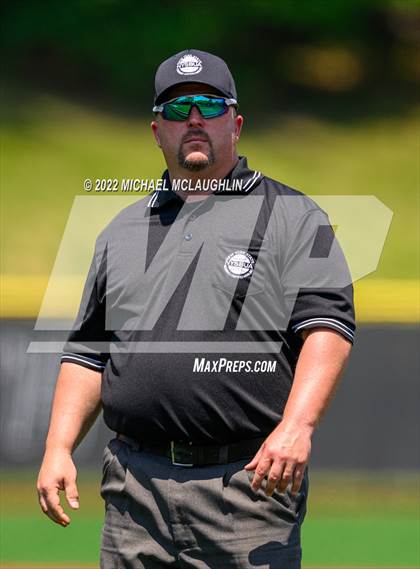 Thumbnail 3 in Massapequa vs Farmingdale (NYSPHSAA Section VIII Class AA Final) photogallery.