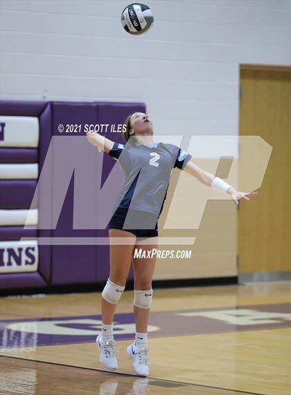 Thumbnail 2 in Fort Frye vs. Adena (OHSAA D3 Regional) photogallery.