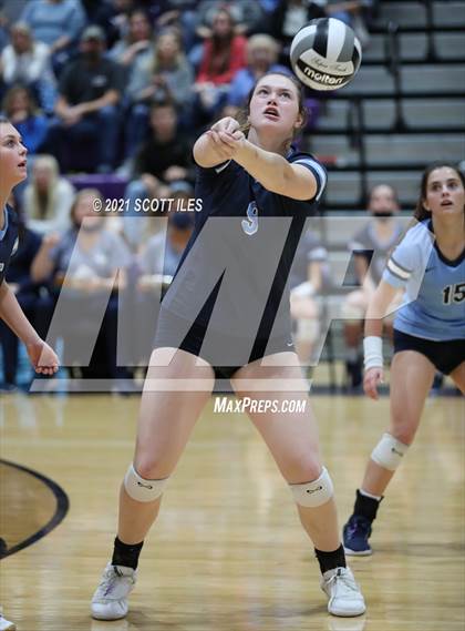 Thumbnail 1 in Fort Frye vs. Adena (OHSAA D3 Regional) photogallery.