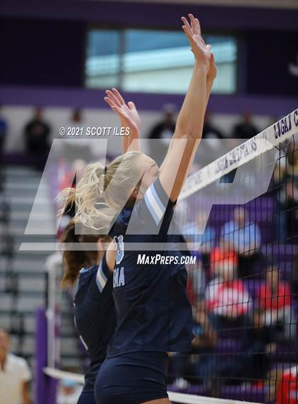 Thumbnail 2 in Fort Frye vs. Adena (OHSAA D3 Regional) photogallery.