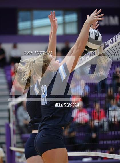 Thumbnail 3 in Fort Frye vs. Adena (OHSAA D3 Regional) photogallery.