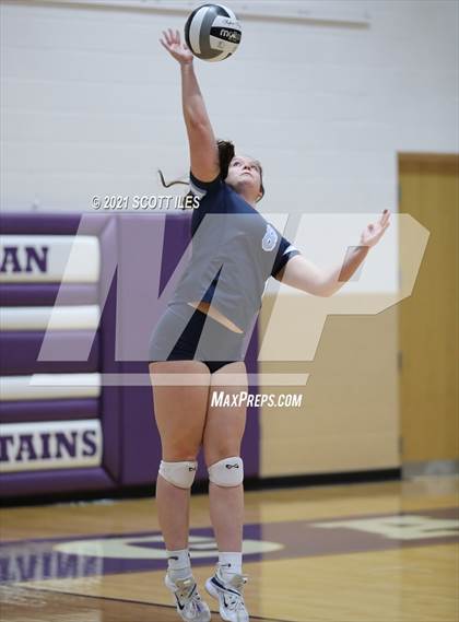 Thumbnail 3 in Fort Frye vs. Adena (OHSAA D3 Regional) photogallery.