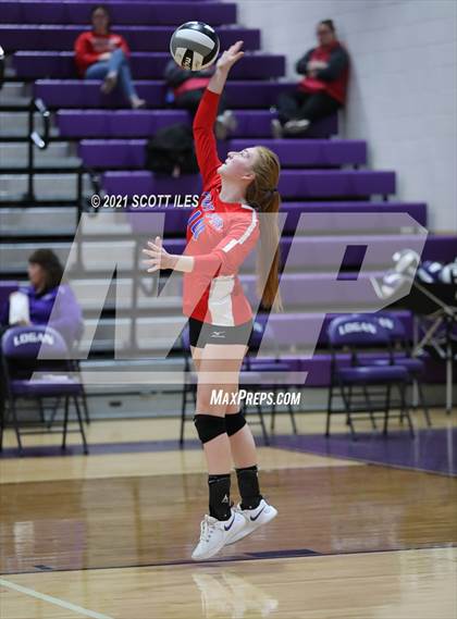 Thumbnail 3 in Fort Frye vs. Adena (OHSAA D3 Regional) photogallery.