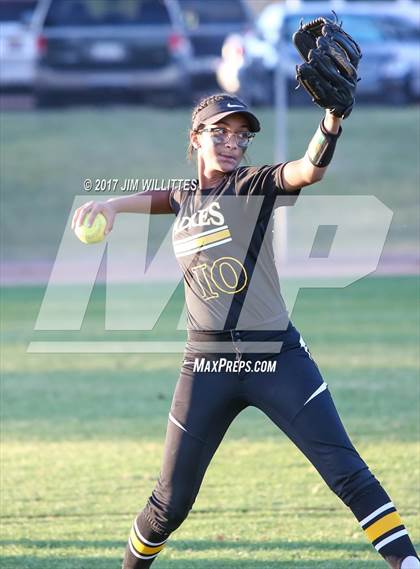 Thumbnail 2 in Marcos de Niza vs Veritas Prep (Chandler Prep Softball Classic Gold Final) photogallery.