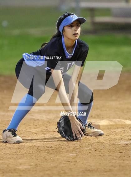 Thumbnail 2 in Marcos de Niza vs Veritas Prep (Chandler Prep Softball Classic Gold Final) photogallery.