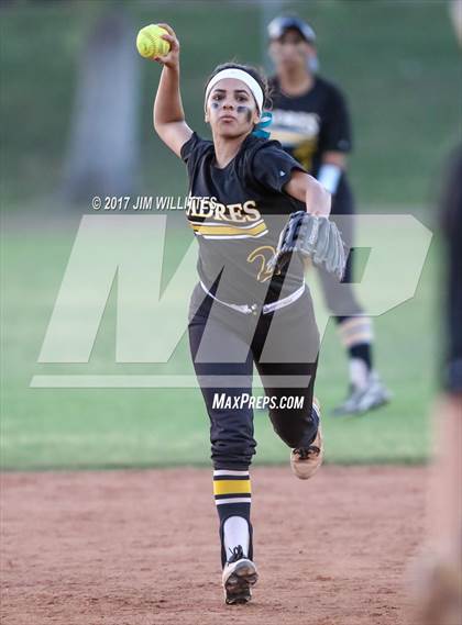 Thumbnail 1 in Marcos de Niza vs Veritas Prep (Chandler Prep Softball Classic Gold Final) photogallery.