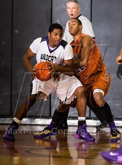 Thumbnail 1 in Dobie vs. Humble (McDonald's Texas Invitational) photogallery.