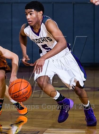 Thumbnail 3 in Dobie vs. Humble (McDonald's Texas Invitational) photogallery.