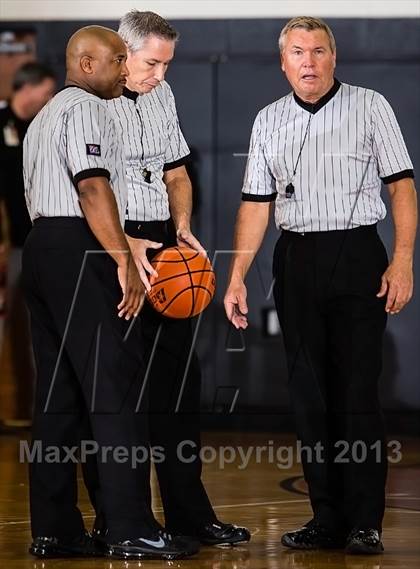 Thumbnail 2 in Dobie vs. Humble (McDonald's Texas Invitational) photogallery.