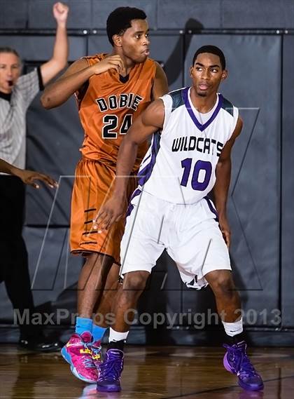 Thumbnail 3 in Dobie vs. Humble (McDonald's Texas Invitational) photogallery.