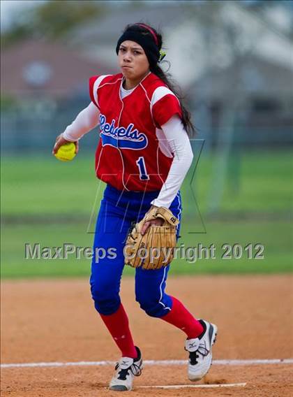 Thumbnail 3 in Brazoswood vs Hays (Brazosport Classic) photogallery.
