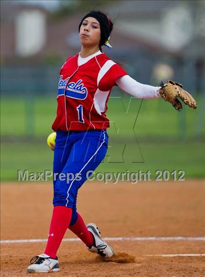 Thumbnail 2 in Brazoswood vs Hays (Brazosport Classic) photogallery.